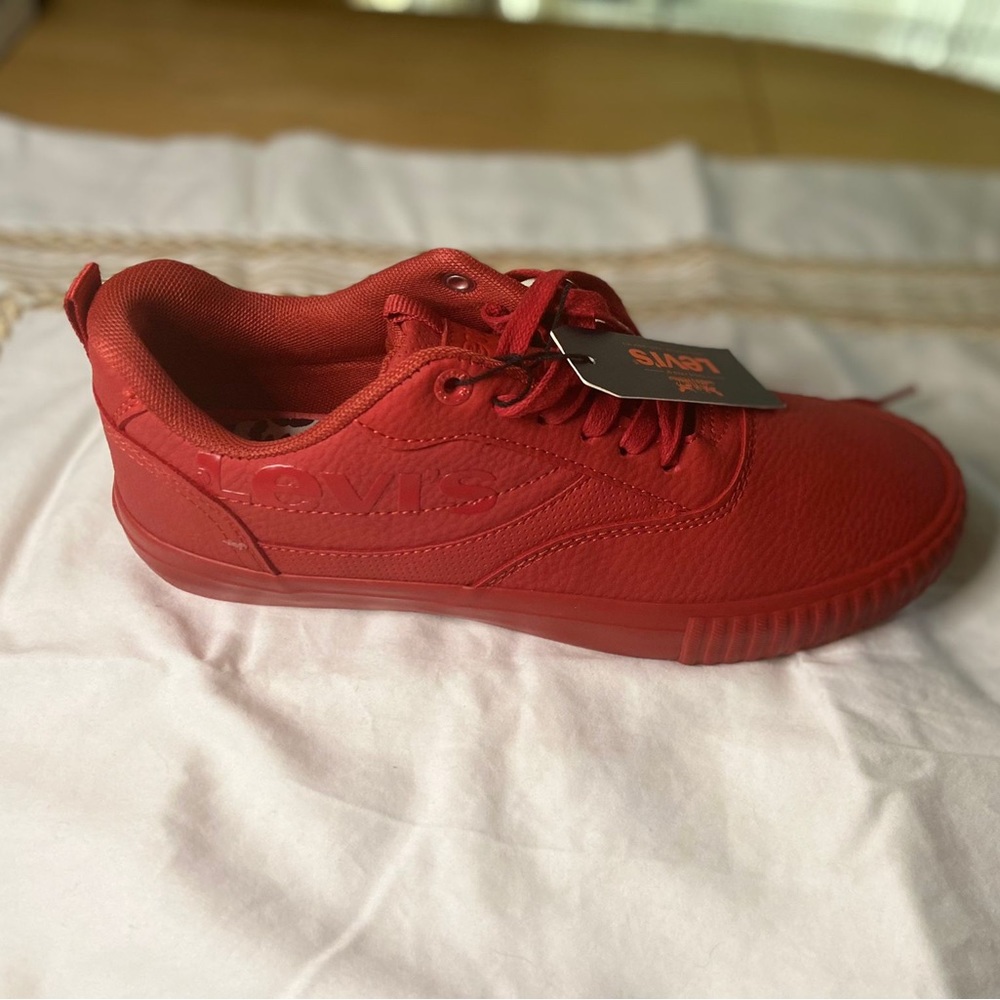 Unisex Levi’s red shoes